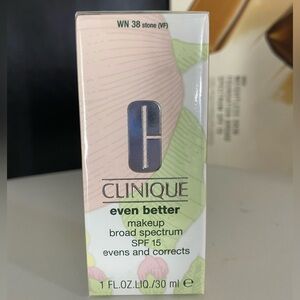 Clinique Even Better Makeup Foundation, SPF 15, Evens, WN 38 Stone New with Box
